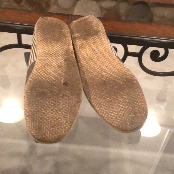 Toms shoes men’s 11 - Picture 2 of 4